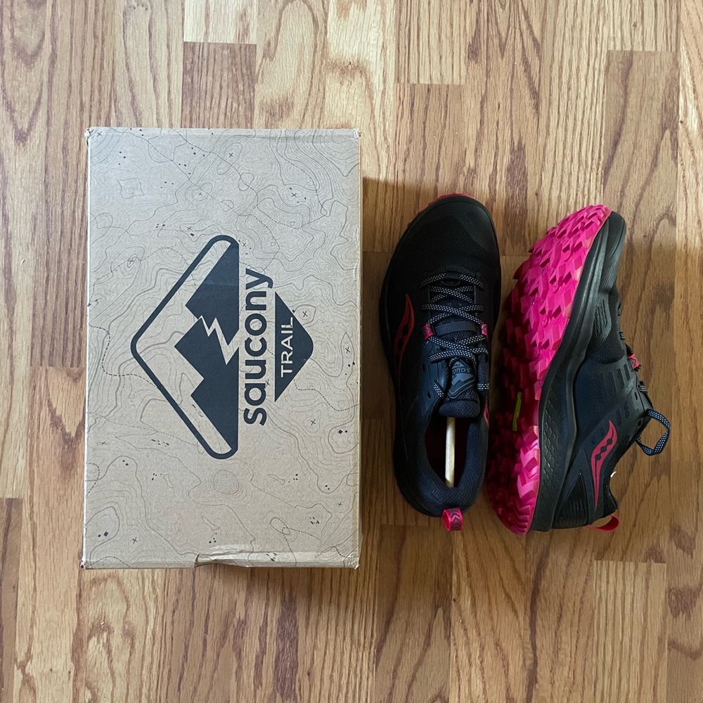New NIB Women’s Saucony Trail Peregrine 10 - Size 8.5 US